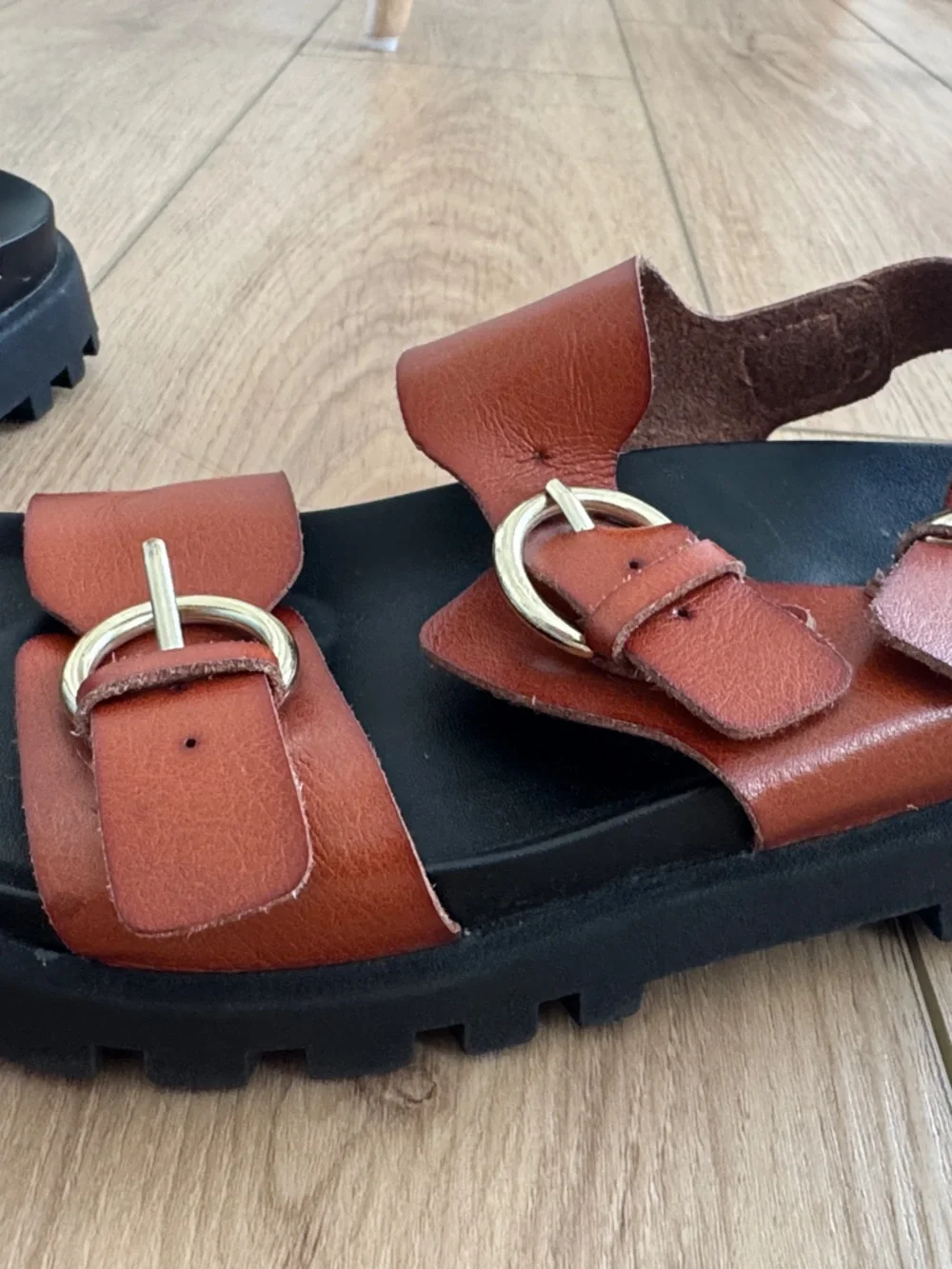 Zara Brown Leather Double-Buckle Kids Sandals Size 2